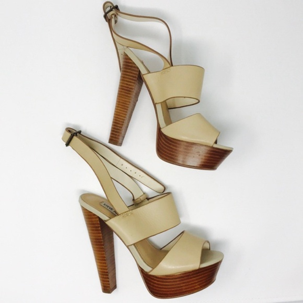 Cute Steve Madden tan heels